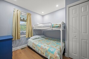 OSI01: Almost Heaven | Mid Level Bedroom 4 - Almost Heaven: Awesome Views, Private Poo & Hot Tub, Pet-friendly (Corolla)