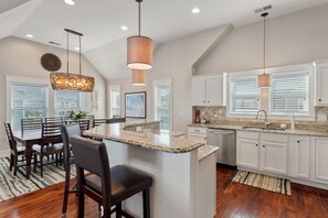 Fridge, microwave, oven, stovetop - A Ruff Life: Saltwater Pool, Hot Tub, 500 ft. to the Beach, Dog-friendly (Corolla)