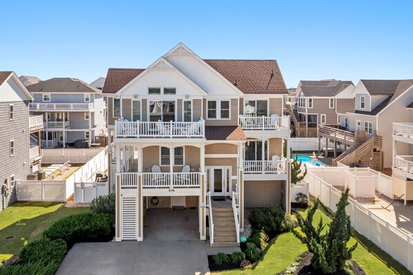 Exterior - A Ruff Life: Saltwater Pool, Hot Tub, 500 ft. to the Beach, Dog-friendly (Corolla)