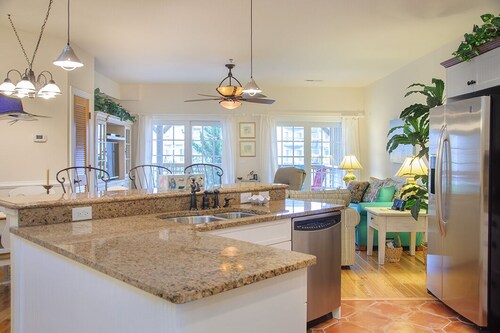Reelaxation: Oceanside Condo, YMCA Access