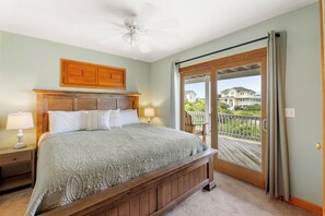 9 bedrooms, iron/ironing board, WiFi, bed sheets