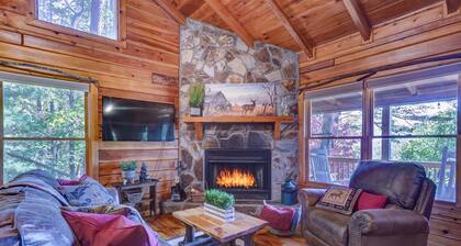 Great Mountain Views, Family Friendly, Hot tub, 5 miles to Downtown Blue Ridge