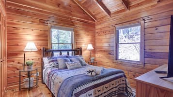 2 bedrooms, desk, free WiFi, bed sheets