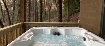Great Mountain Views, Family Friendly, Hot tub, 5 miles to Downtown Blue Ridge