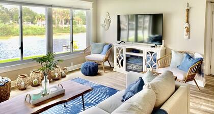 Waterfront 1st floor 2/2 condo with a view of Hunter Springs, Crystal River