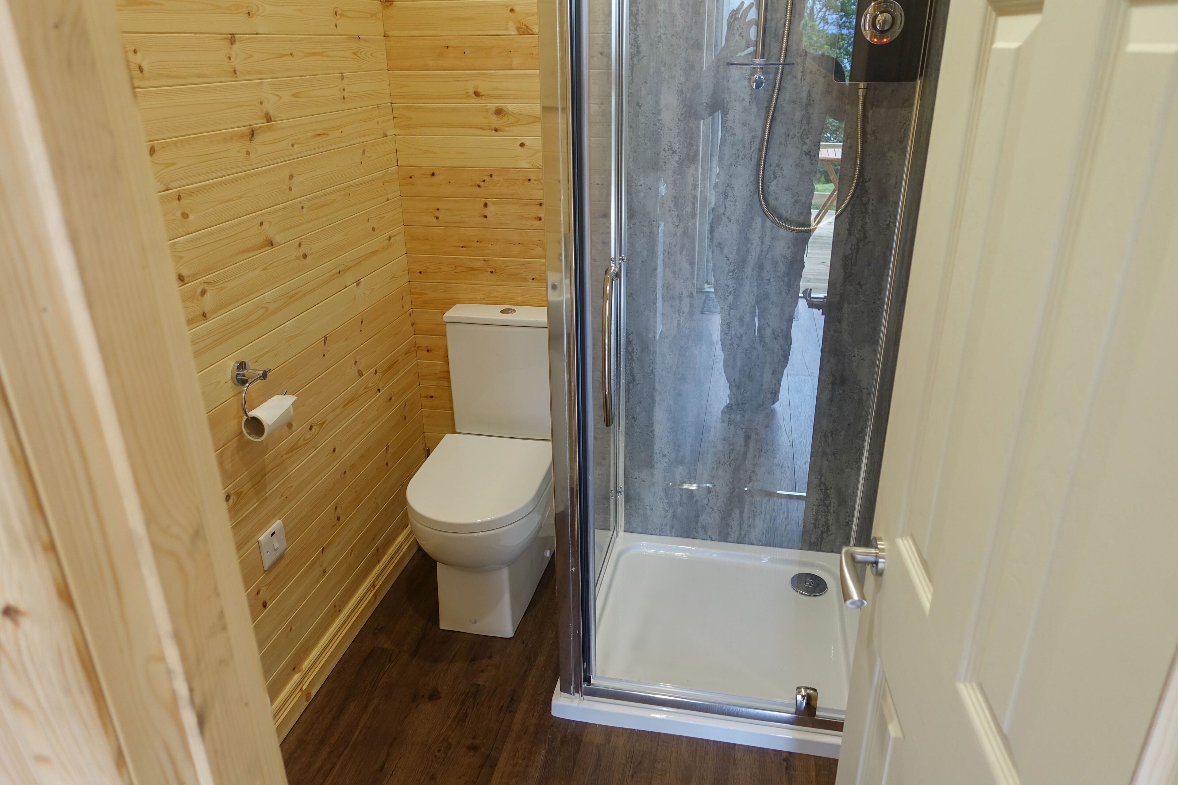 Dobbeltrom – basic, eget bad (Glamping Pod) | Bad | Håndklær