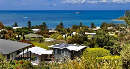 Villa Marie: 3 Bedrooms Family Friendly | Walk to the Beach + Sea View | Pets Welcome (Outdoors) | BBQ Patio |