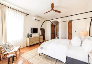 3 bedrooms, in-room safe, iron/ironing board, free WiFi