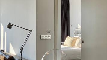 1 bedroom, iron/ironing board, internet, bed sheets