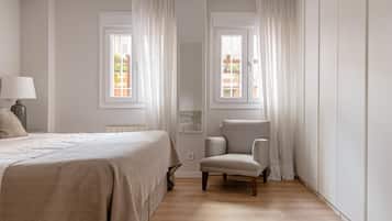 1 dormitorio, tabla de planchar con plancha, Internet y ropa de cama