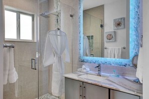 Bathtub, hair dryer, towels, soap - Elev • 5BR/8BA • Game Room • 75’ Deep Canal Dock • Ice Maker • Kayaks • Bikes (Key Colony Beach)
