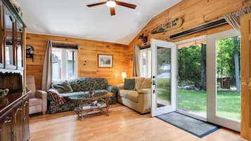 TV connectée, cheminée, lecteur de DVD, vidéothÚque