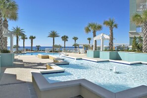 Outdoor pool - En Soleil Beach Resort By Panhandle Getaways (Panama City Beach)