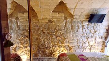 1 camera, una scrivania, ferro/asse da stiro, Wi-Fi gratuito