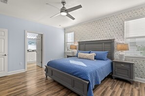 6 habitaciones, tabla de planchar con plancha y cuna de viaje 