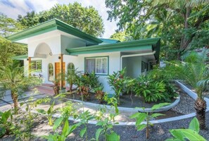 Exterior - Spacious 5BR Villa w/ Saltwater Pool, Yoga Deck & 4-Min Walk to Garza Beach (Nicoya)