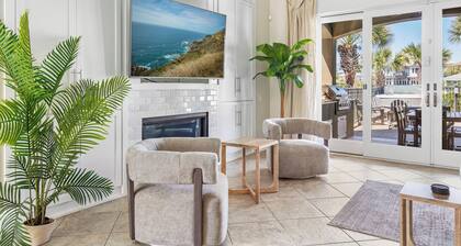 Biggest Yard in Area, Spa, Movie Theater & Game Room, On Lake&Across Gulf, 7 Bed