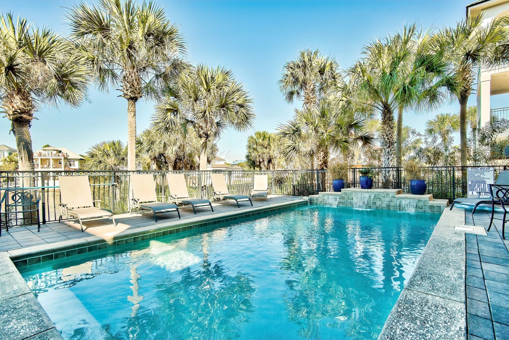 Salt Pool, Jacuzzi, Movie Theater, On Lake, Across from Gulf, Luxury Home, 7 Bed