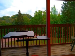Outdoor dining - Trail View 2: Central Air, Private Hot Tub, Theater, Massage, Sauna, Mtn. Views (Bessemer)