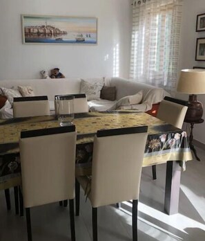 Dining - 3-Bedroom Apartment close to the beach with parking (Cabo San Lucas)