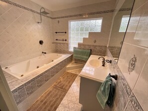 Design House | Bathroom | Combined shower/bathtub, towels - Sails to Sea (Pambula Beach)