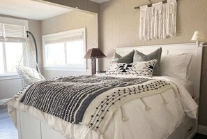 4 bedrooms, desk, iron/ironing board, free WiFi