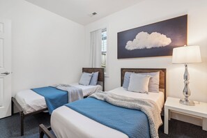 3 bedrooms, desk, iron/ironing board, WiFi