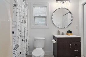 Combined shower/bathtub, eco-friendly toiletries, hair dryer, bidet