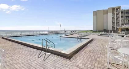 Castle Reef New Smyrna Beach Ocean View -Discount for return guests!