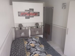1 Schlafzimmer, Bügeleisen/Bügelbrett, Bettwäsche