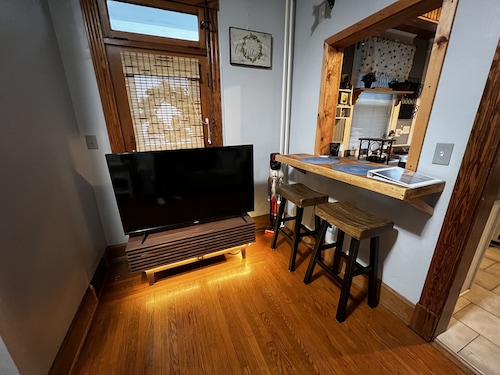 Clifton Scenic Lodge 3BR 2BA: Private Hot Tub, Spacious Patio, Offstreet Parking