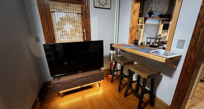 Clifton Scenic Lodge 3BR 2BA: Private Hot Tub, Spacious Patio, Offstreet Parking