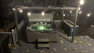 Utomhuspool och uppvärmd pool