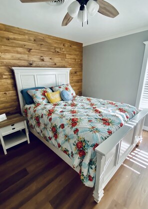 2 bedrooms, iron/ironing board, free WiFi, bed sheets