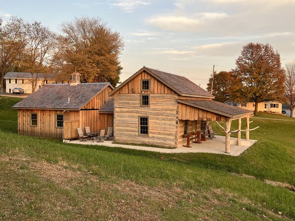 المنشأة من الخارج