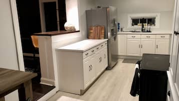 KylskÄp, mikrovÄgsugn, ugn och spishÀll