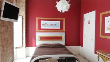 1 多间卧室、熨斗/熨衣板、免费 WiFi、床单