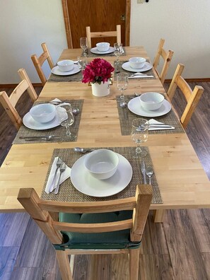 Dining - Enchanting View, Sequoia/Kings Canyon PKs Getaway (Miramonte)