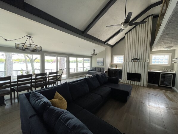 TV, fireplace