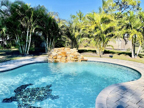 Stuart Splash Pool Home; near Downtown Stuart & Hutchinson Island Beaches 🏖