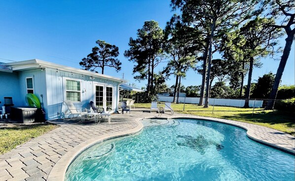 Outdoor pool, a heated pool