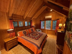 2 bedrooms, desk, iron/ironing board, travel cot