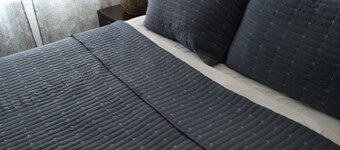 Central Villa - Cozy, Comfortable & Close to it all