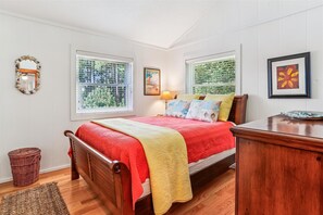 5 bedrooms, WiFi, bed sheets - Private Heated Saltwater Pool, 5 min to beach, Screened porch (Corolla)