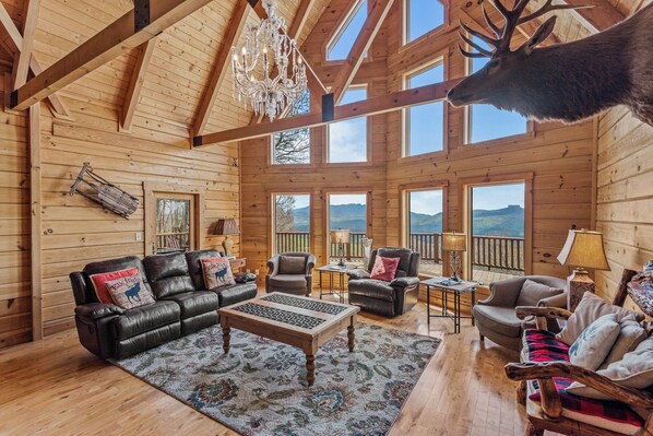 スマートテレビ、テーブルサッカー台、卓球台、ミュージックライブラリ