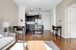 TV, stereo - Bright Bethesda Bainbridge 1BR w/ Concierge, Gym, W/D, walk to Metro, by Blueground (Maryland)