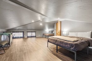 5 bedrooms, iron/ironing board, travel crib, WiFi