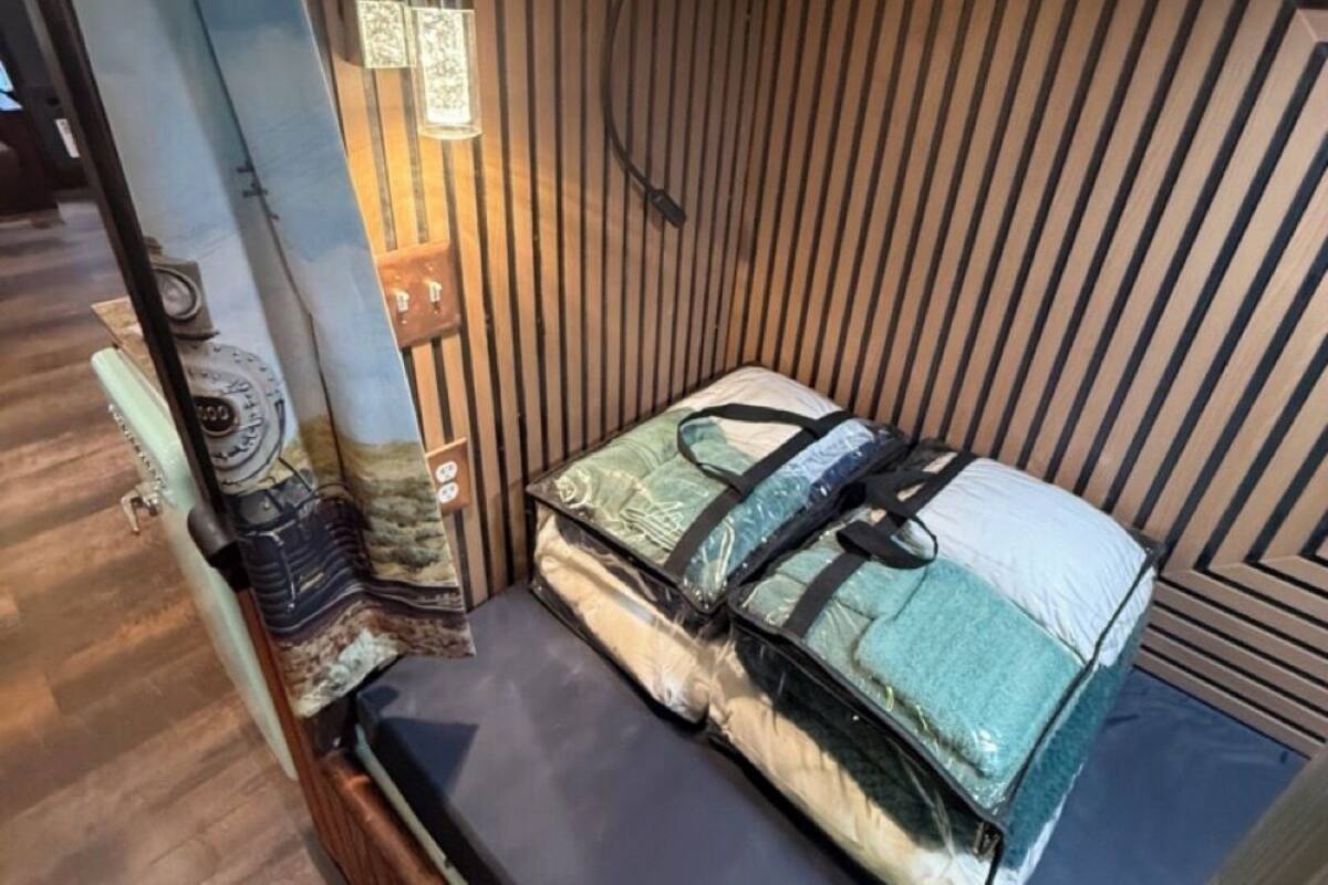 The Wonderful Waycar! | WiFi (free), bed sheets