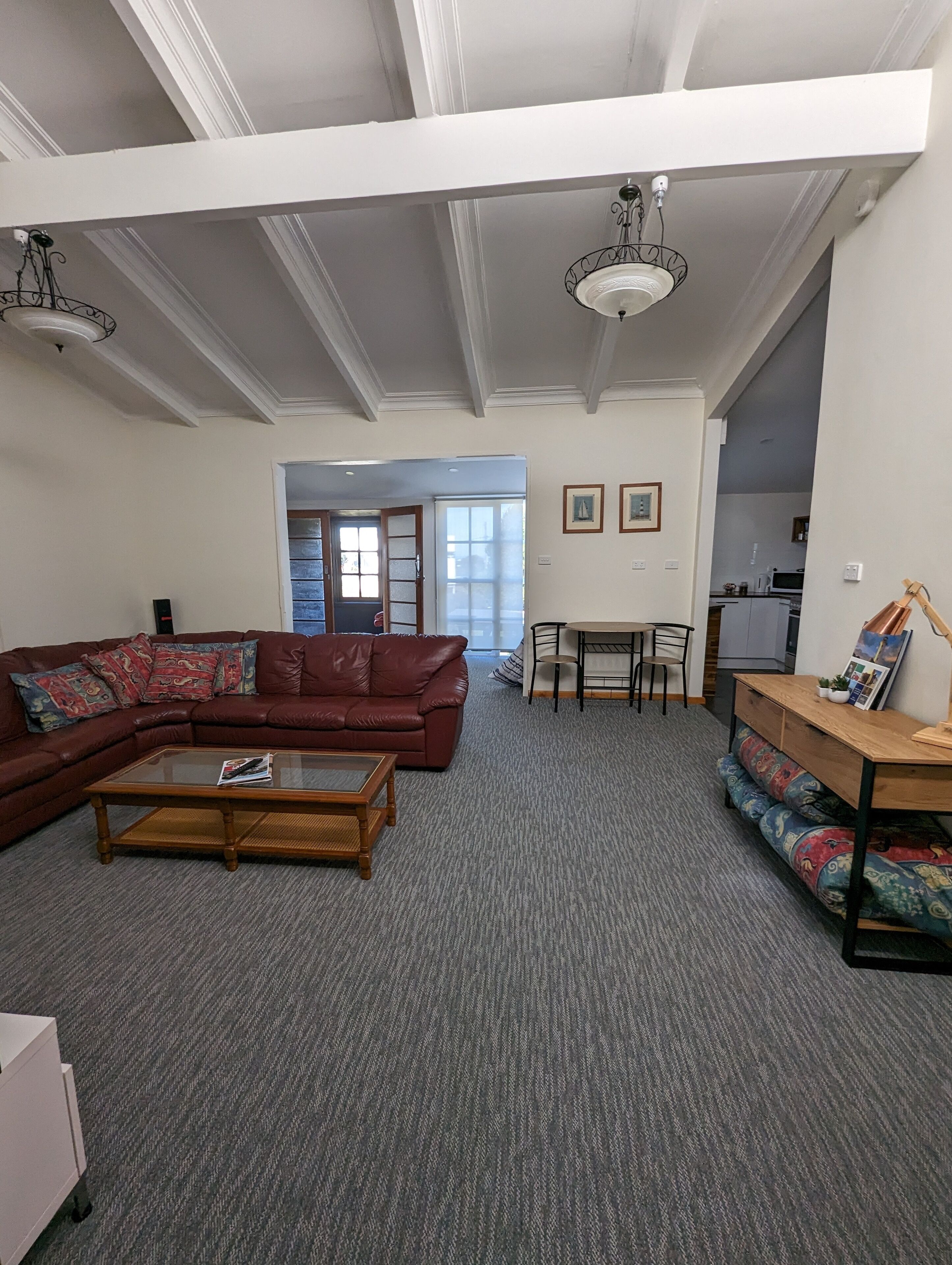 Televisie, boeken en een stereo