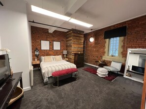 2 bedrooms, desk - StayCentral - Heritage Warehouse Retreat Melbourne CBD . (Melbourne)